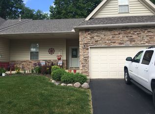 2511 White Pine Cir, Valparaiso, IN 46383