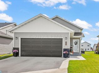 761 Prairie Ave, Horace, ND