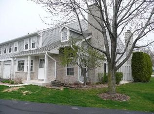 103 S Oakhurst Dr, Aurora, IL 60504