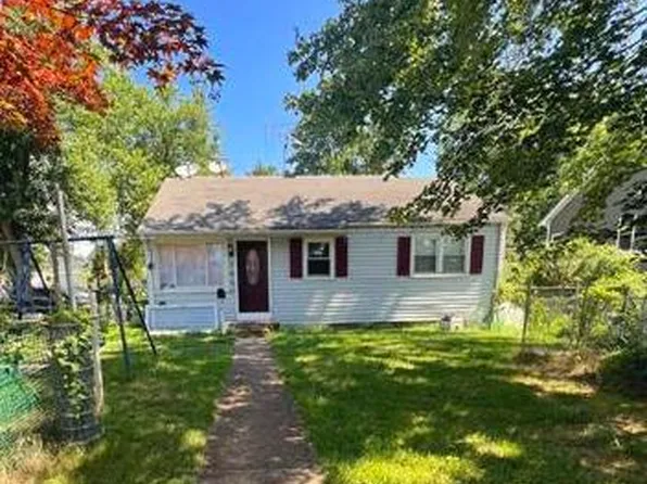 7410 Bethune St, Falls Church, VA 22043