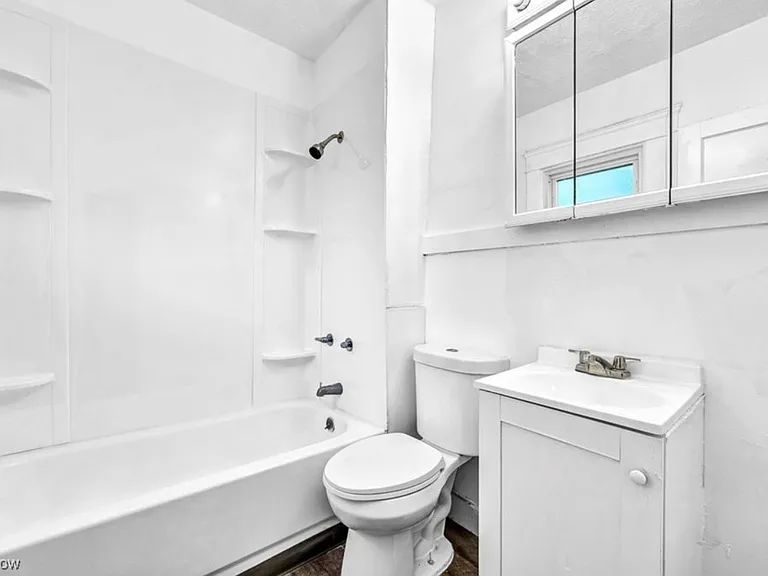 12301 Forest Ave #12301 — Photo 10