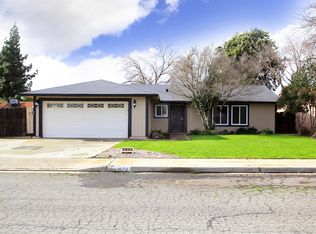 1074 Miami Ave, Clovis, CA 93611