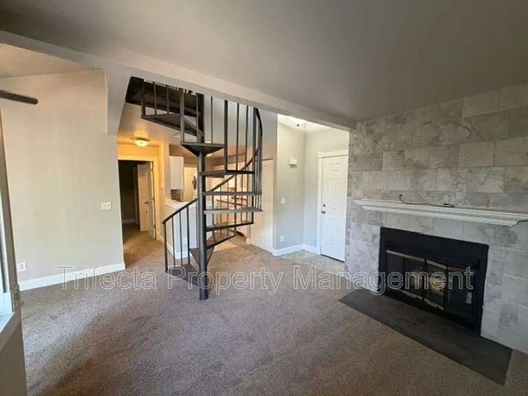 4501 Boardwalk Dr #P153 — Photo 2