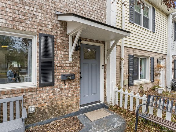 2nd image of 224 Grove St