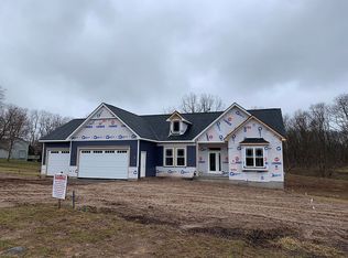 5 Sand Dunes Trl, Spencerport, NY 14559