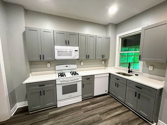 3rd image of 3343 Parkview Ave