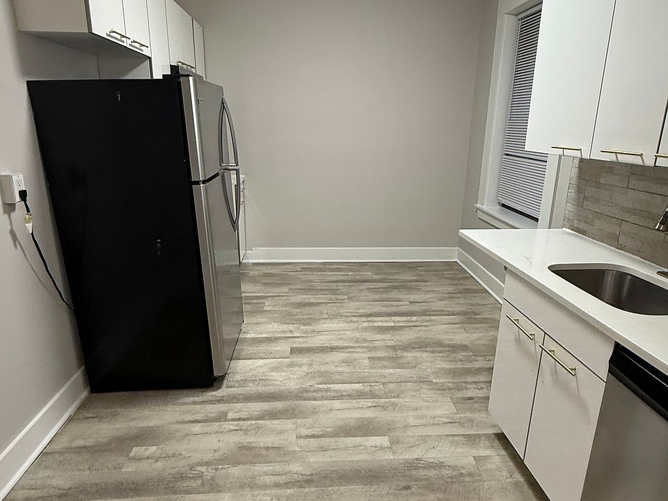 1st image of 417 54th St APT 4
