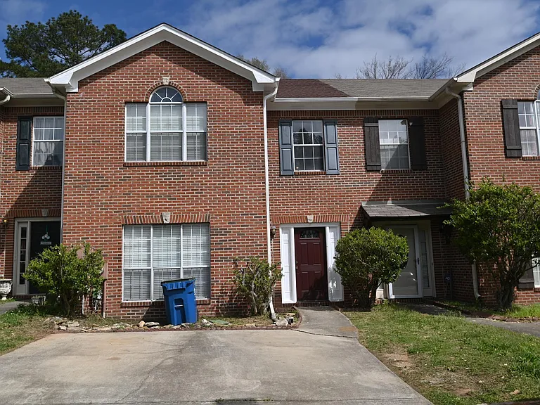 109 Timberleaf Cir — Photo 2