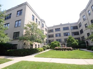 900 Greenwood St #2, Evanston, IL 60201