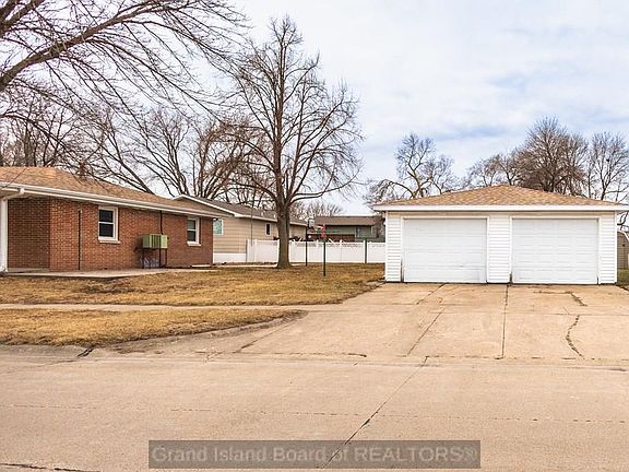 4th image of 1304 Indian St