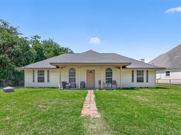 720 Ezekiel Smith St, Prairie View, TX 77484