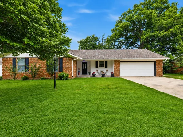 1608 S Marietta St, Pryor, OK 74361