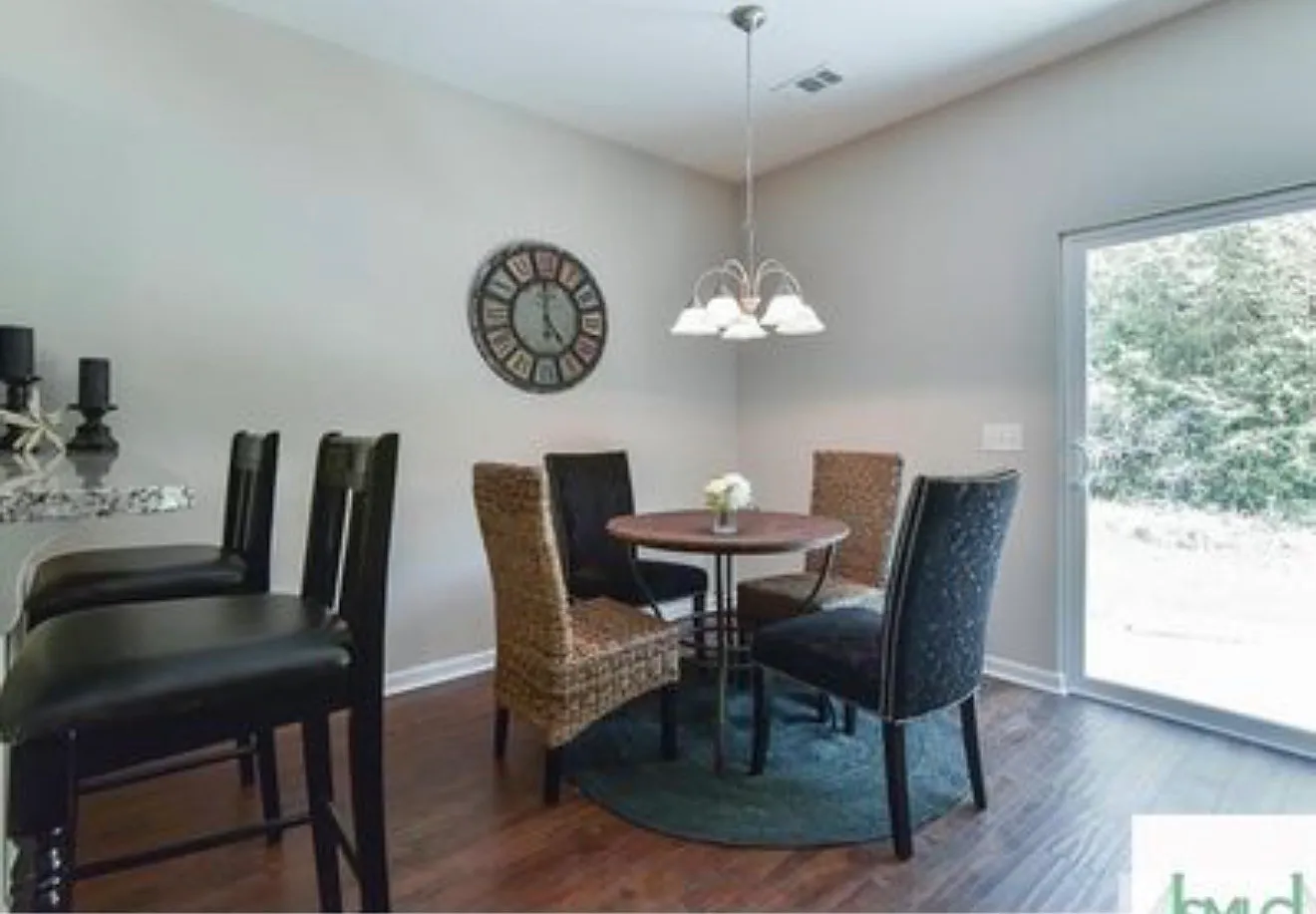3 bed, 1500 sqft, $1,800 — Photo 4