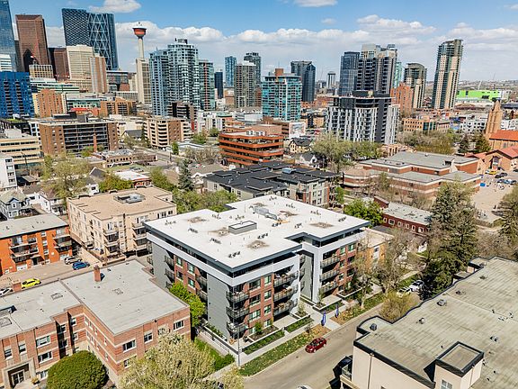 4th image of 320 19th Ave SW #1188091