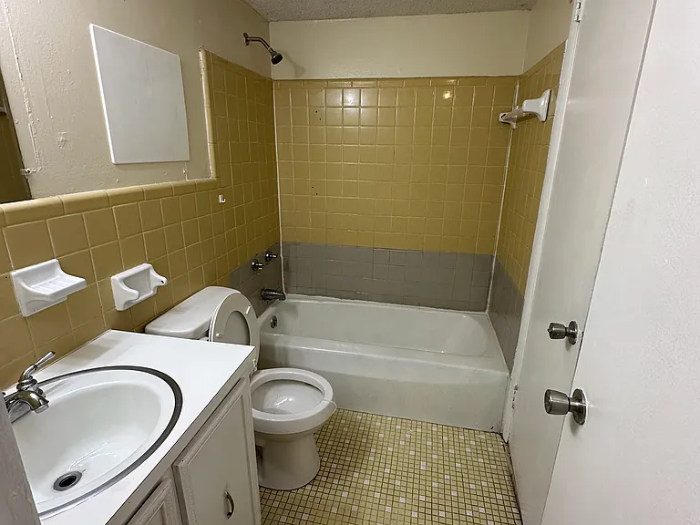 764 81st St S #B — Photo 20