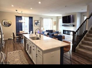 2234 Gateway Curv N, Saint Paul, MN 55109