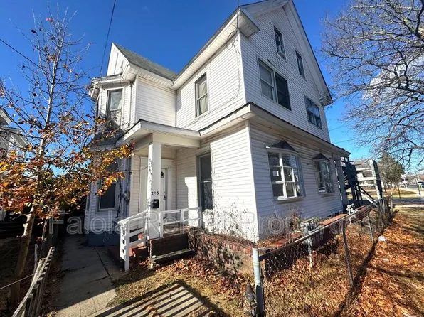 228 3rd St APT 3, Millville, NJ 08332