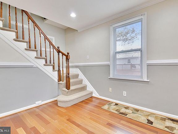 3rd image of 9010 Wilbur Ave