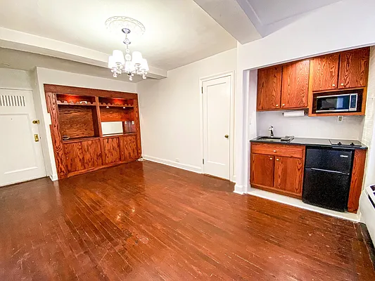 Rented by Compass | media 13