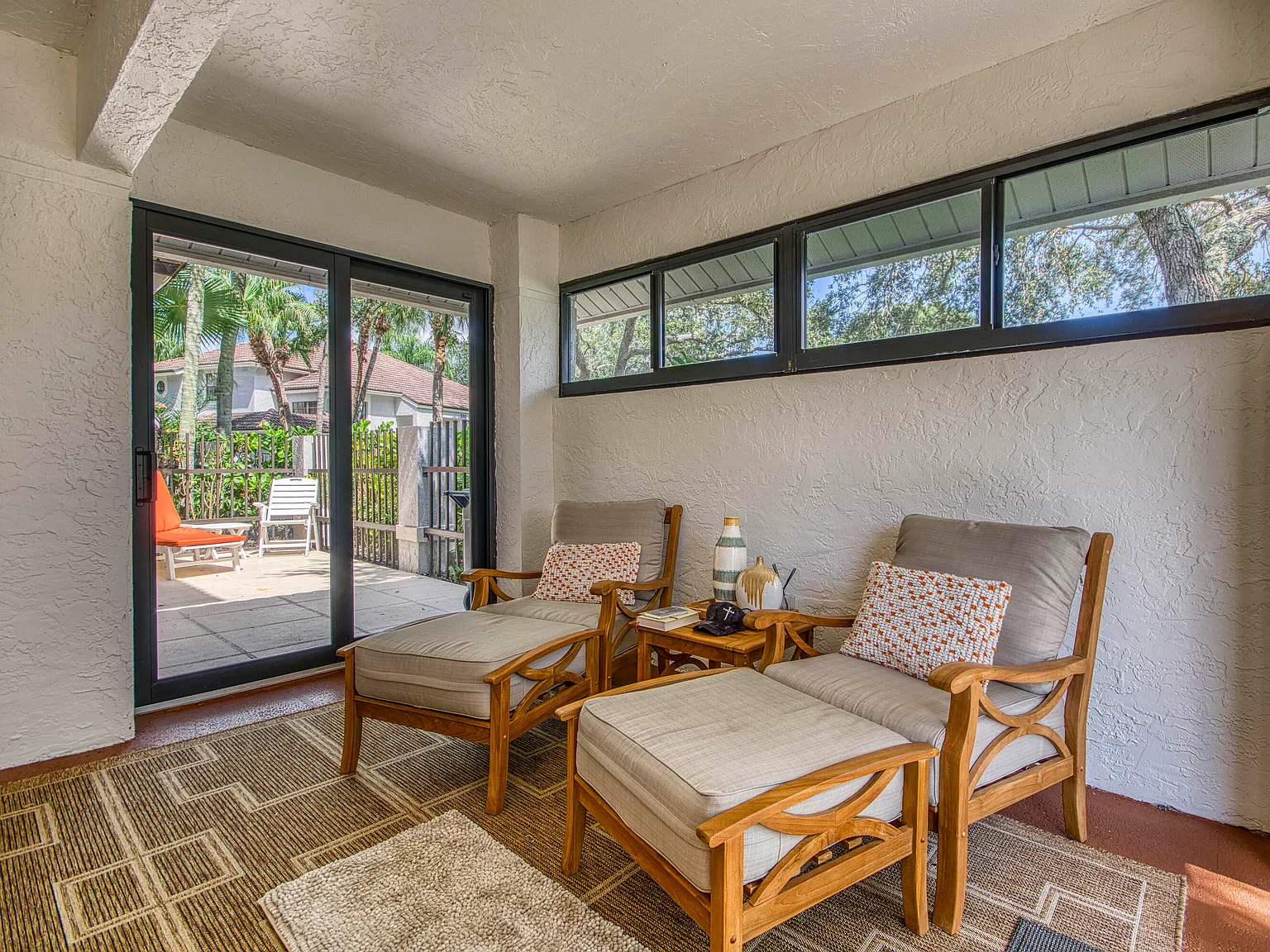 2 bed, 2.5 bath, 1392 sqft, $3,500 — Photo 3