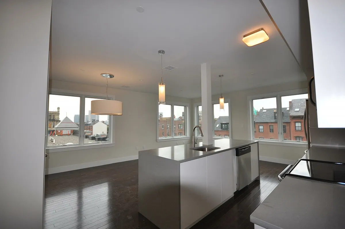 Building Photo - 659 Massachusetts Ave #8