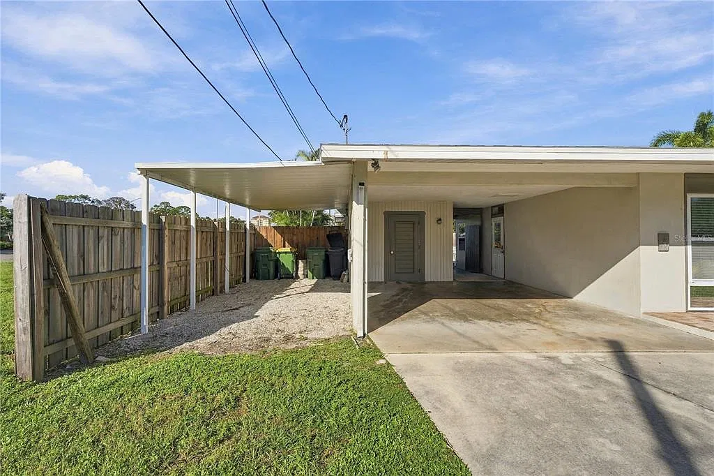 4 bed, 2.0 bath, 1434 sqft, $3,500 — Photo 3