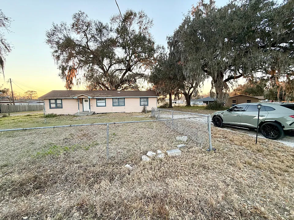 445 Longfellow Blvd