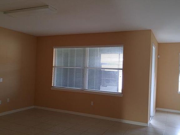 4th image of 2871 Saint Clair St
