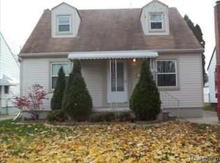 8128 Coolidge Ave, Center Line, MI 48015