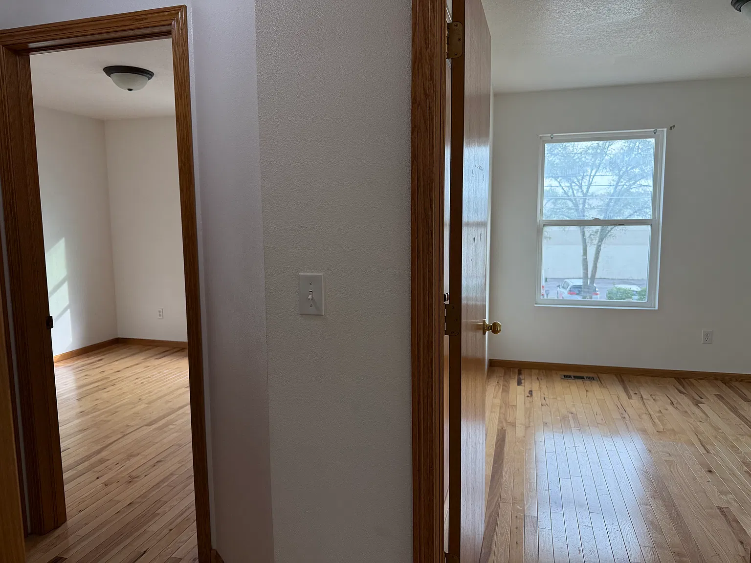 3 bed, 1070 sqft, $1,550 — Photo 3