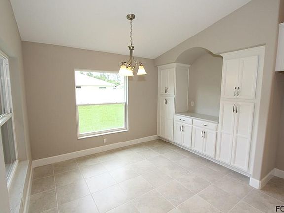 5th image of 11 Eastman Ln