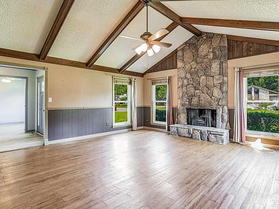 4th image of 1012 Great Oaks Dr