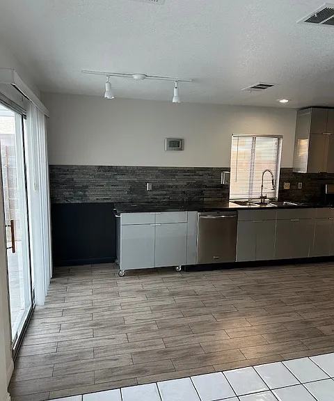 7095 Shadow Crest Dr — Photo 8