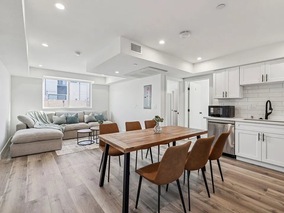 MH 1151 W 37th Dr