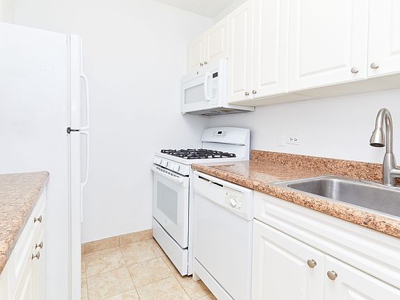 5th image of 345 E 80th St APT 21A