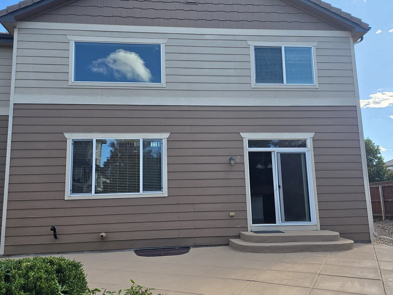 5 bed, 4349 sqft, $3,650 — Photo 2