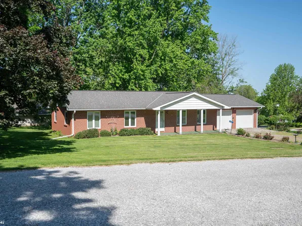 715 S 7th St, Warsaw, IL 62379