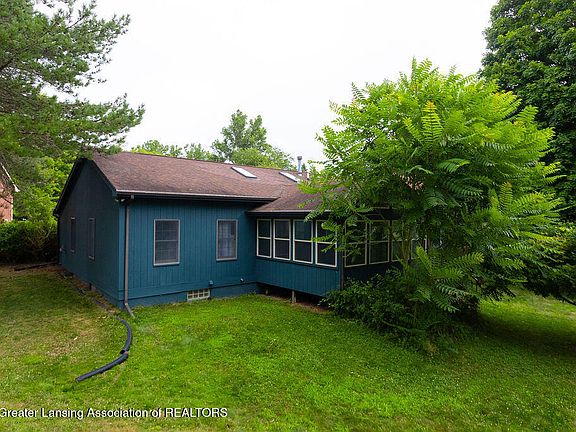 3rd image of 2545 Koala Dr