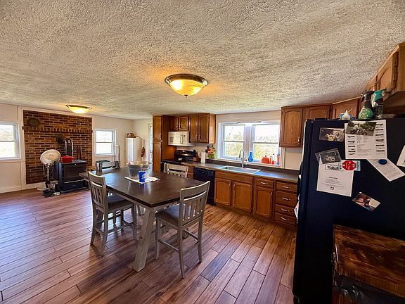 4th image of 375 Ron Thompson Rd