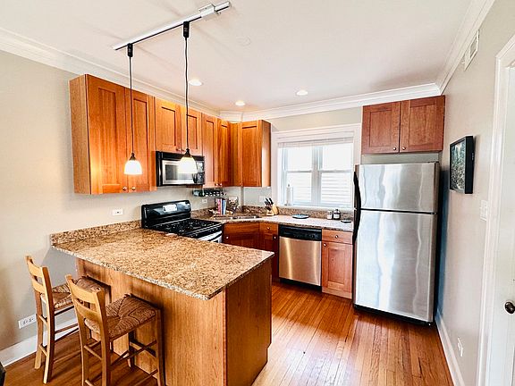 2nd image of 5350 N Glenwood Ave APT 3W