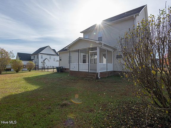 2nd image of 2535 Plumosa Drive