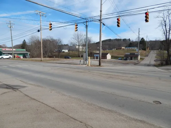 902 E Main St, Harrisville, WV 26362