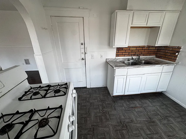 880 Stevenson Rd Cleveland, Oh. 44110 — Photo 20