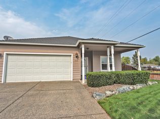 2300 Maple Park Dr, Medford, OR 97501