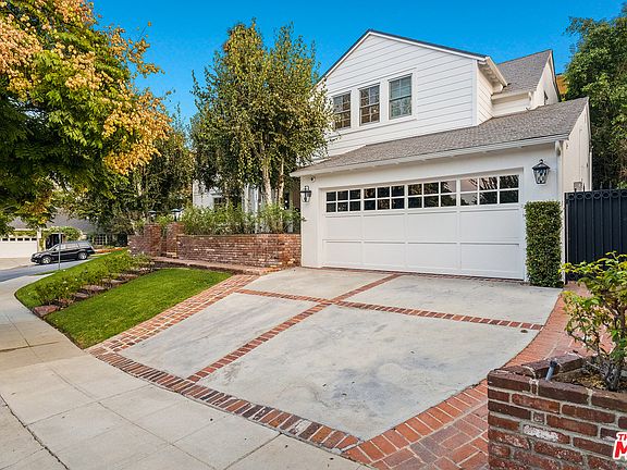 3rd image of 9800 Hillgreen Pl