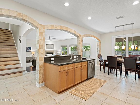 4th image of 11717 CRUSSELLE Drive