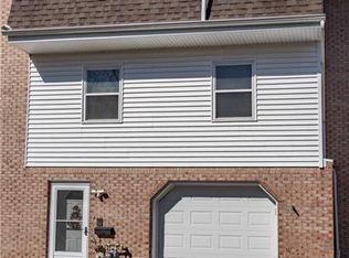 1704 Parsonage Ln, Bethel Park, PA 15102