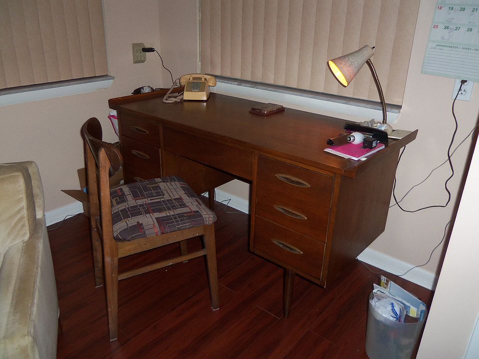 "office" area in sun room