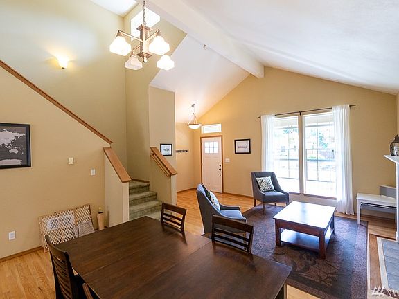 3rd image of 9843 Overlook Dr NW
