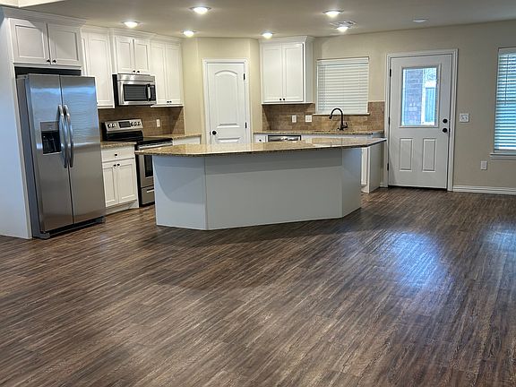 2nd image of 105 Texoma Mdws
